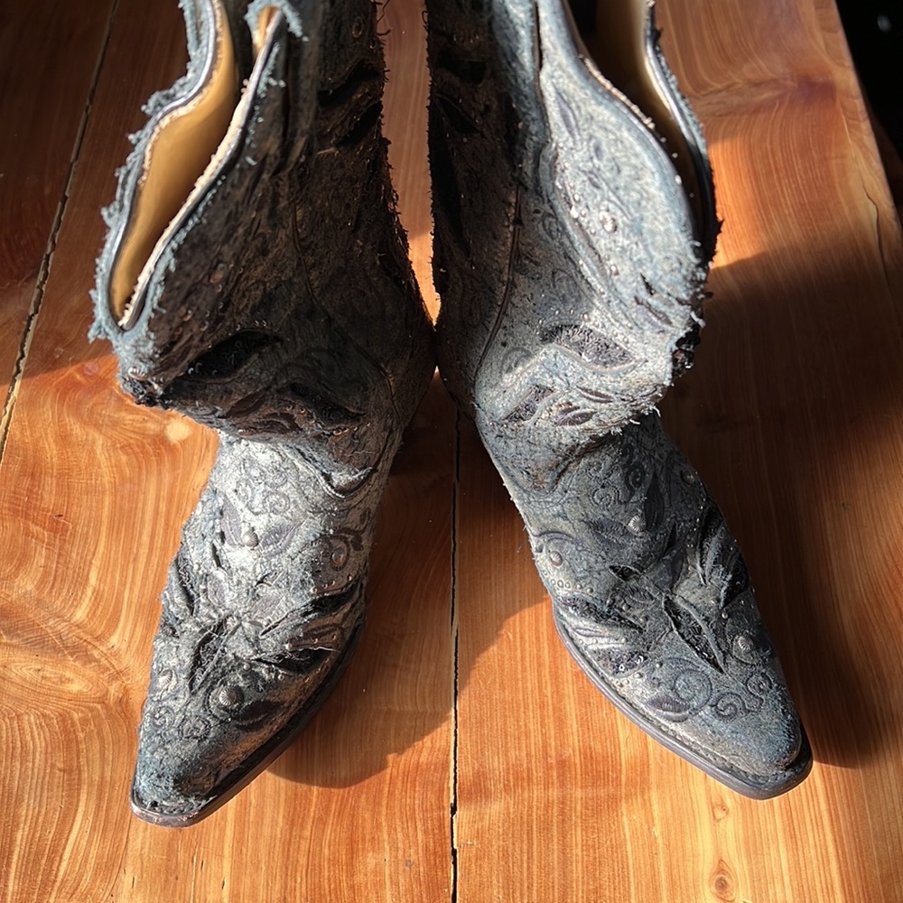 Size 8 bling black Corral boots - Picture 3 of 7